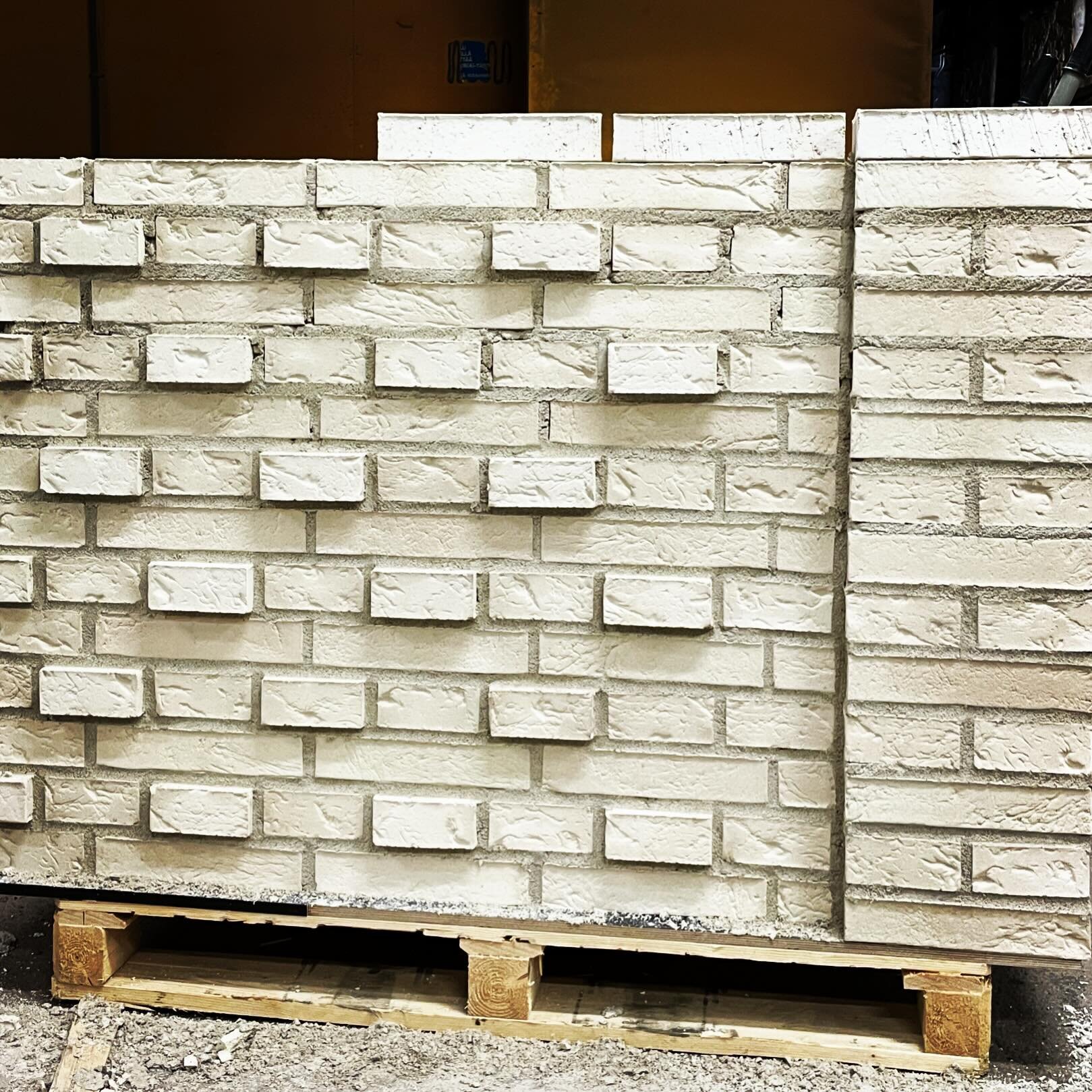 Brickwall study for @hoas_fi buidling&rsquo;s facade in Gotlanninkatu, Helsinki by @tienoarkkitehdit 
Brick &amp; brickwork by @wienerbergerfinland 
.
.
.
#tiilisein&auml; #architecture #archilovers #archidaily #brick #studenthousing #architecturedos