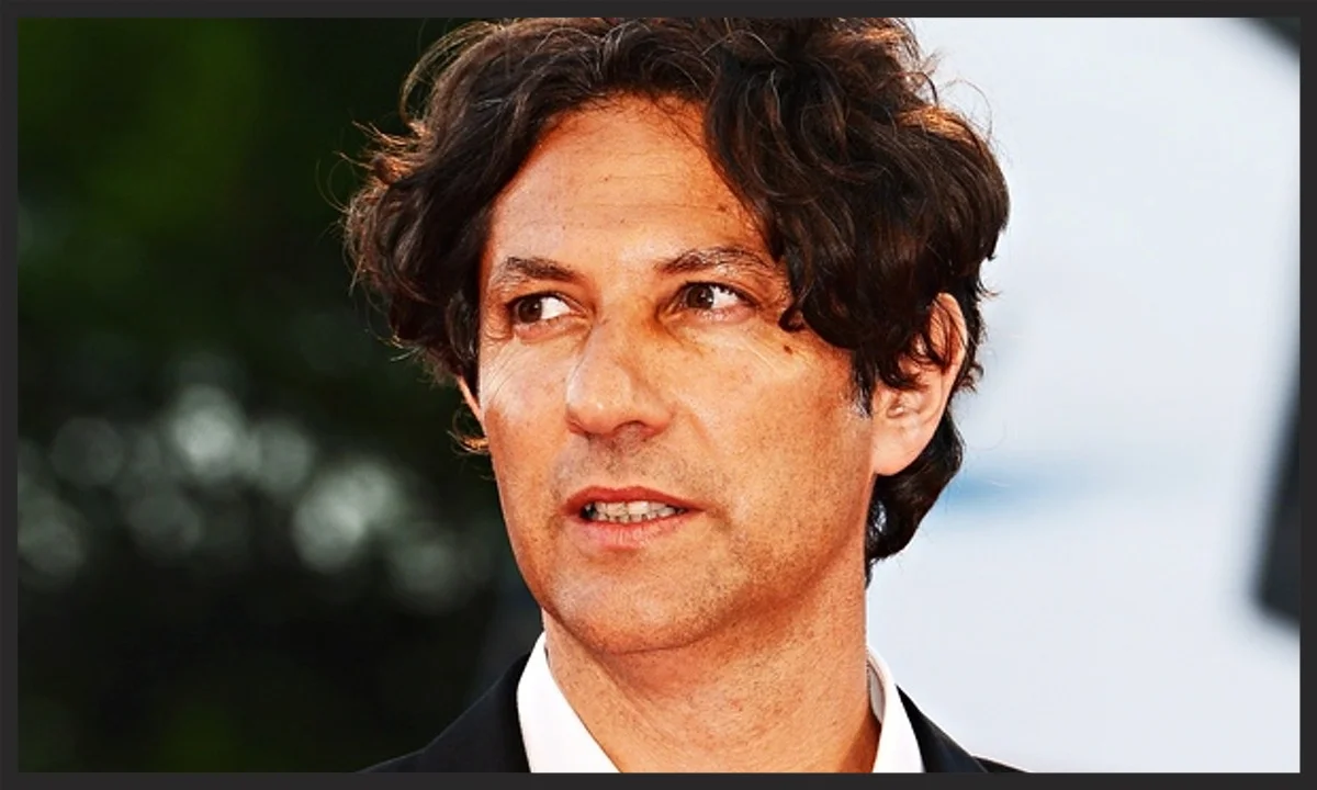 Jonathan Glazer, the director of the promo video for Live With Me. He had previously directed the promo video for Karmacoma back in 1995, that being the first promo video he directed.