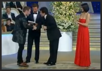 3D accepting his award of best original song for Herculaneum at the “David Di Donatello” awards cermony. Watch On Youtube.