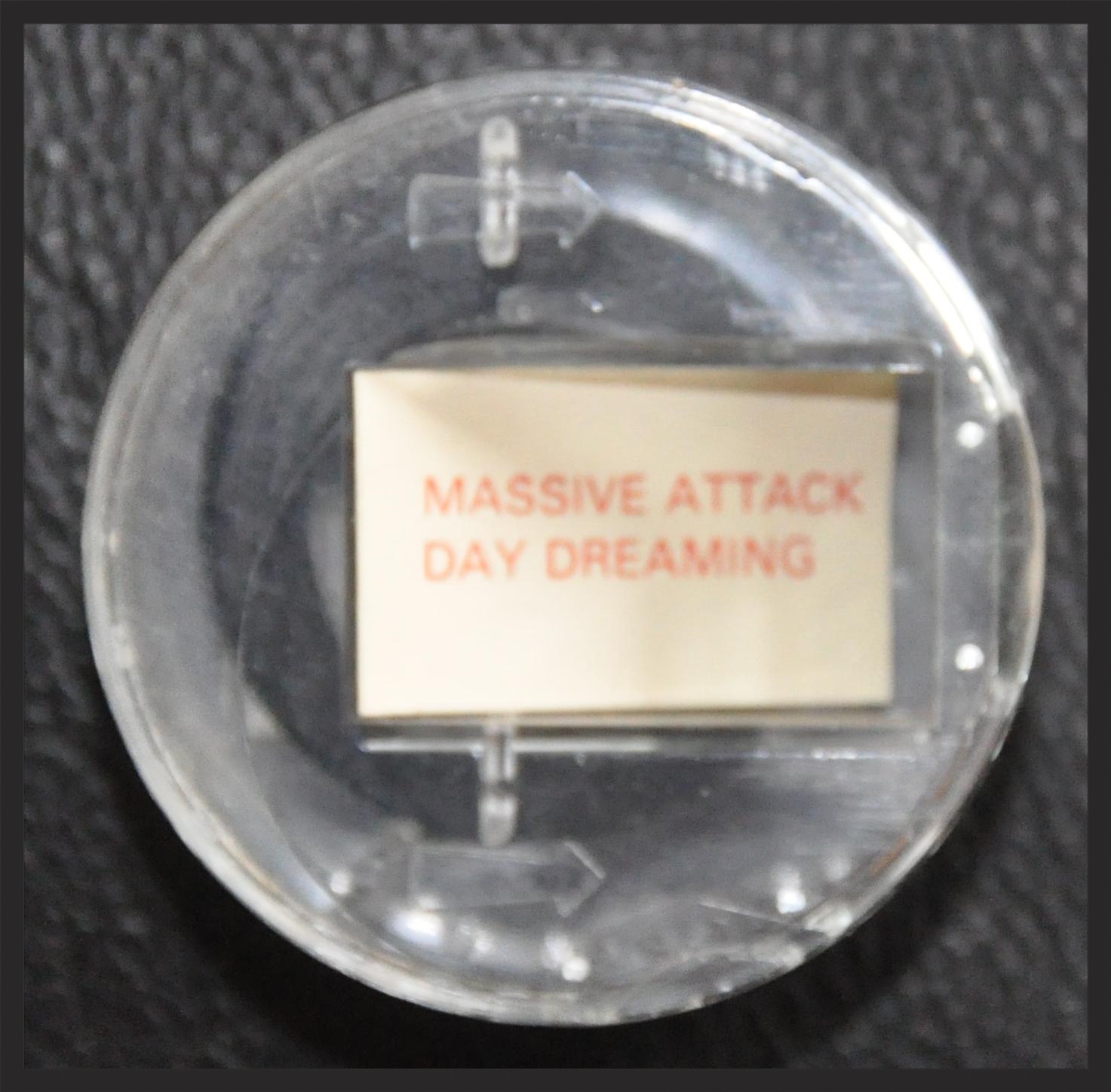 daydreamingkeyringviewer6.JPG