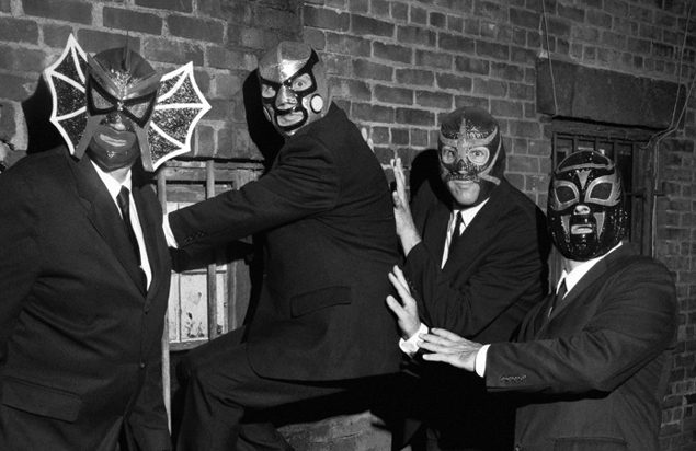 Los Straitjackets