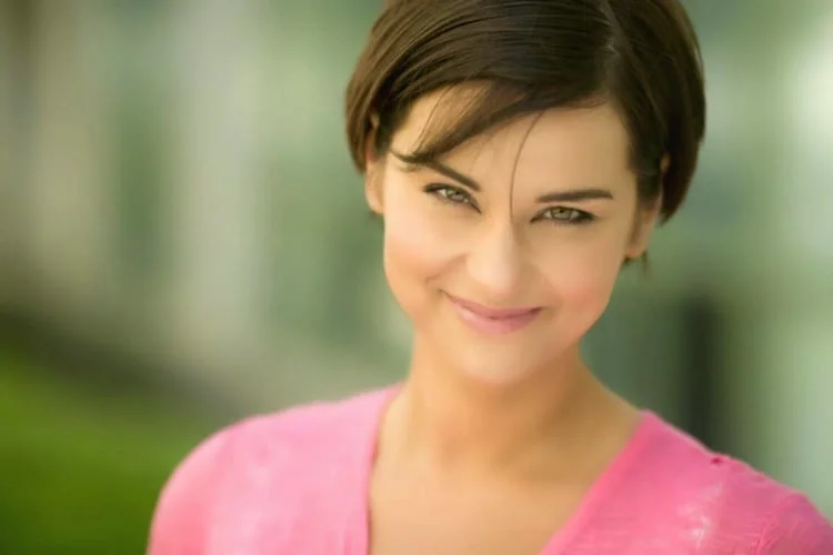 Comedian Liz Russo will host the fifth annual free outdoor comedy show at Riverside Park in Easton. (Courtesy Photo)