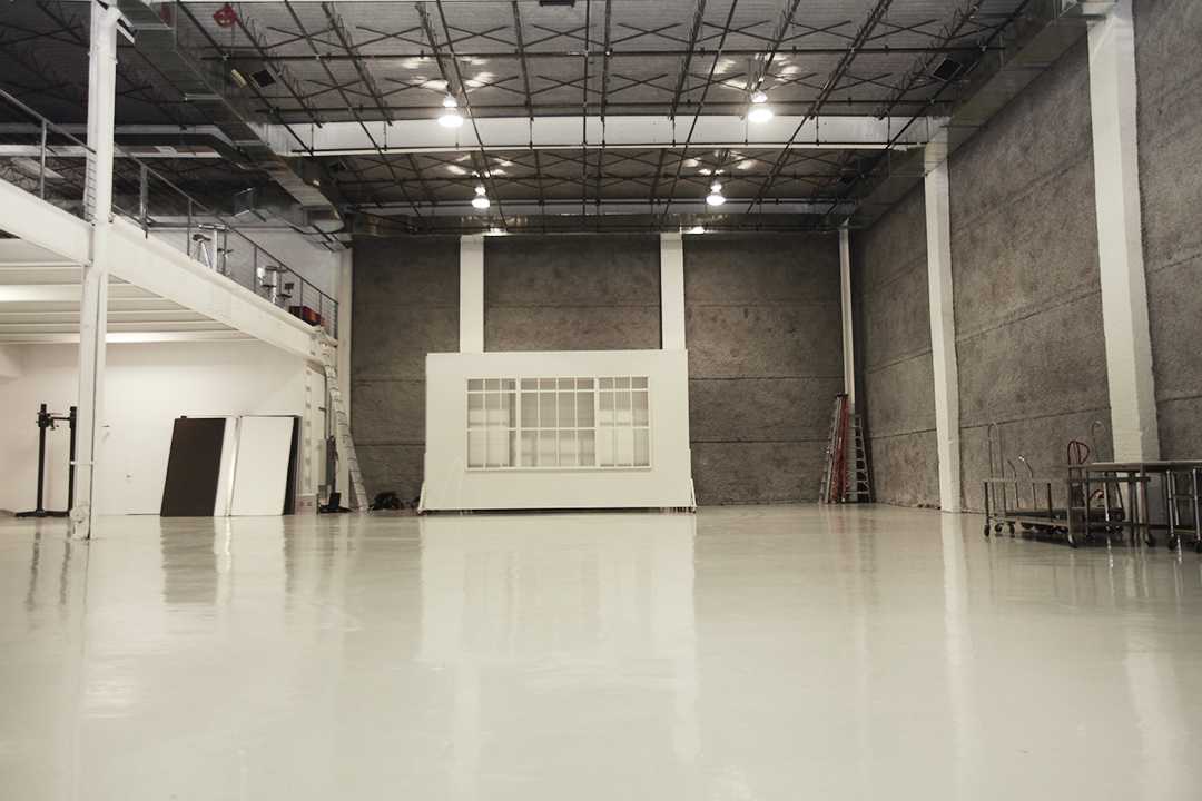 Soundstage 7,433 sq ft total working space - 4,444 sq ft (ceiling height 28 ft) / 1,772 sq ft (ceiling height 14 ft)
