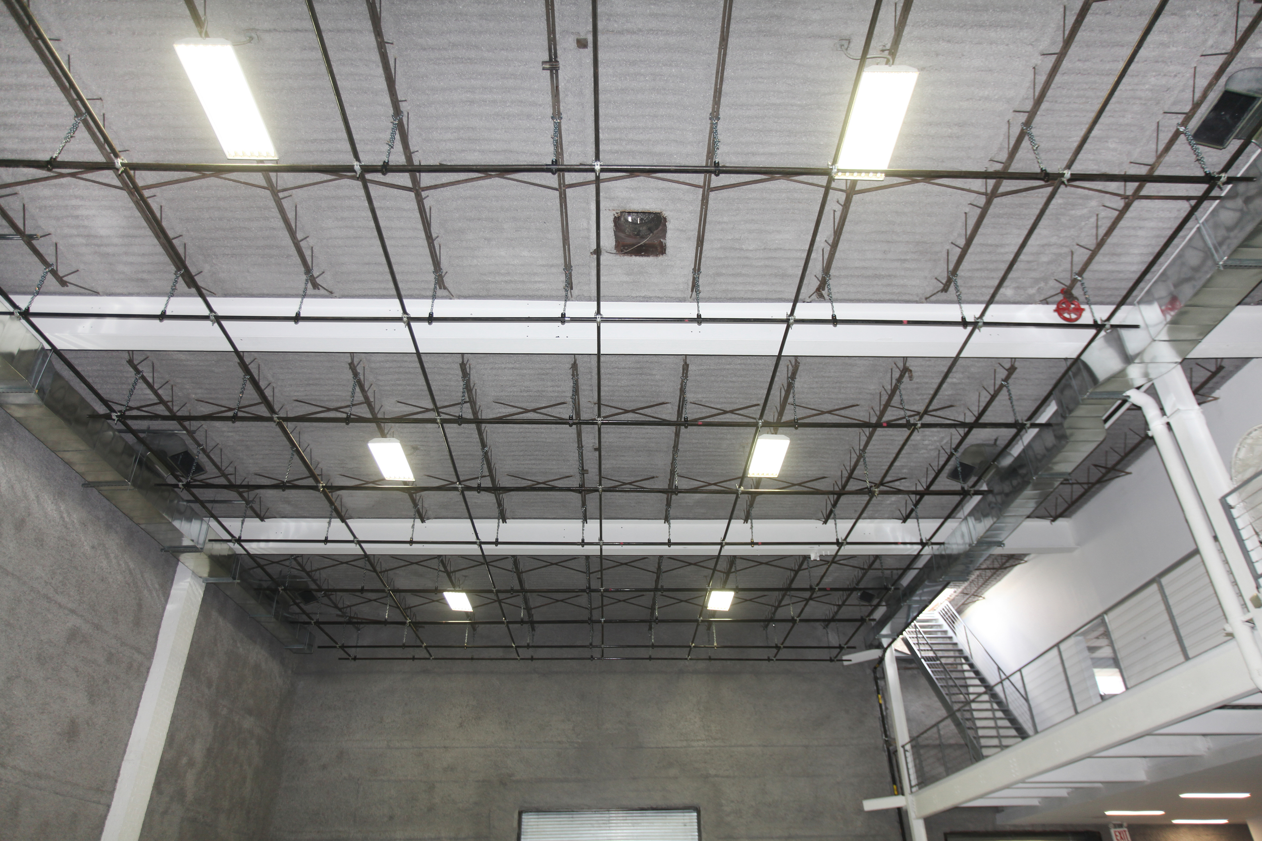 Floor to Grid Height 26 ft / Floor to Ceiling Height 28 ft
