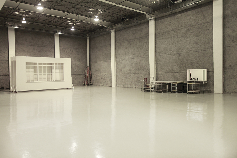 Soundstage 7,433 sq ft total working space - 4,444 sq ft (ceiling height 28 ft) / 1,772 sq ft (ceiling height 14 ft)
