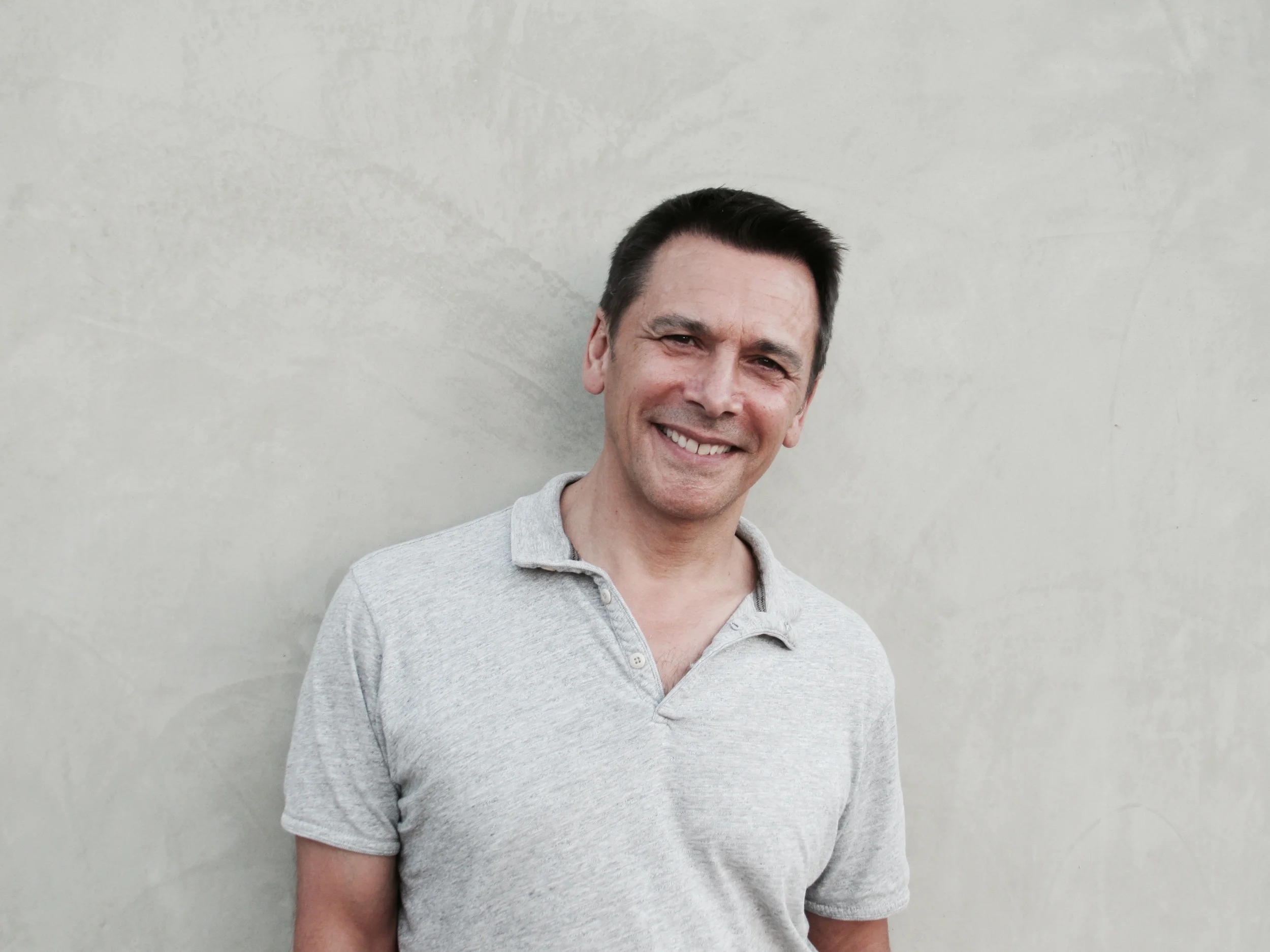 André combines his diverse life experience with integrity and impeccability. For over two decades, he has helped clients get to the source of the issue. Originally from France, André began his healing journey in 1986 when he moved to Montreal, Canada. There he received extensive training in hands on energy healing with Dr. Sharon Forrest, later completing a Reiki Master certification.