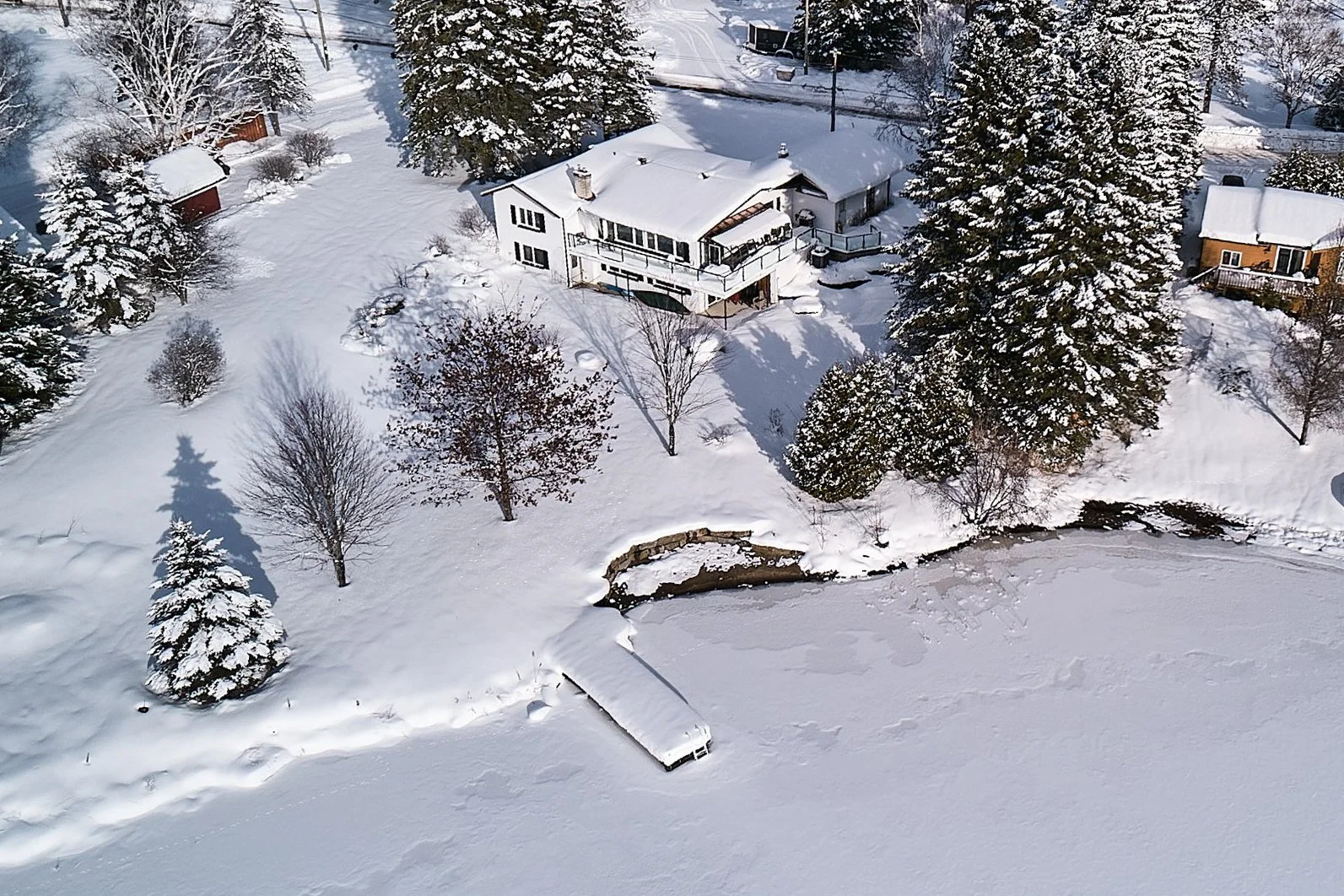 32 Beach Road, Longs Lake, Utterson $1,395,000