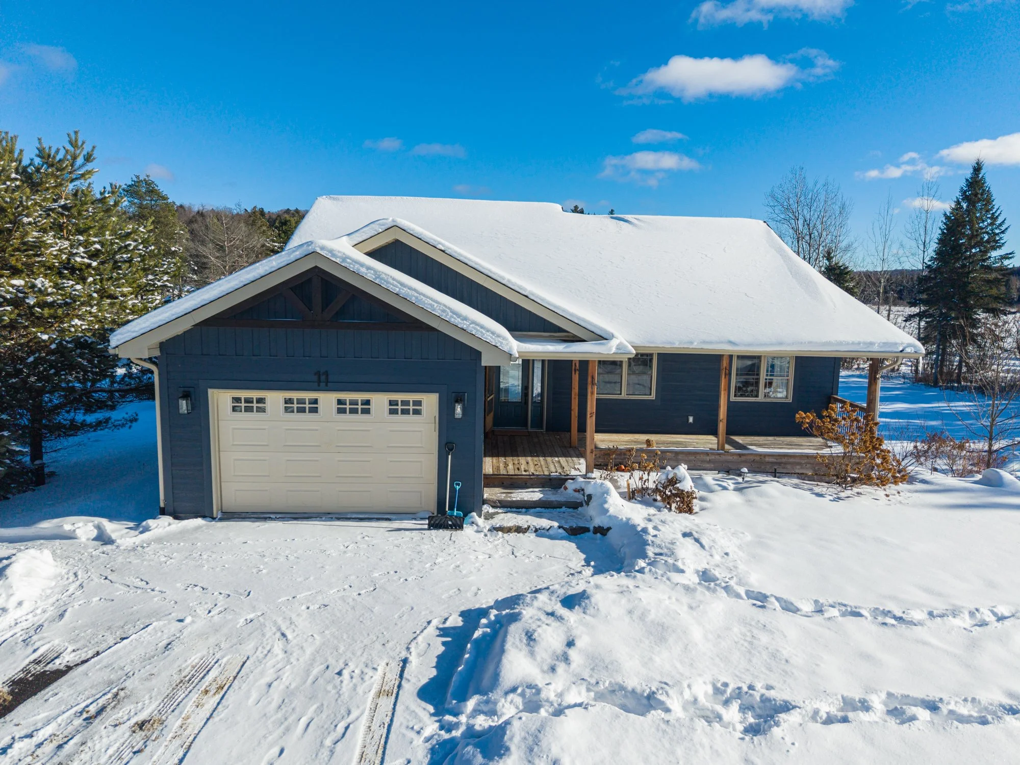 11 Thomas Crescent, Huntsville $999,000