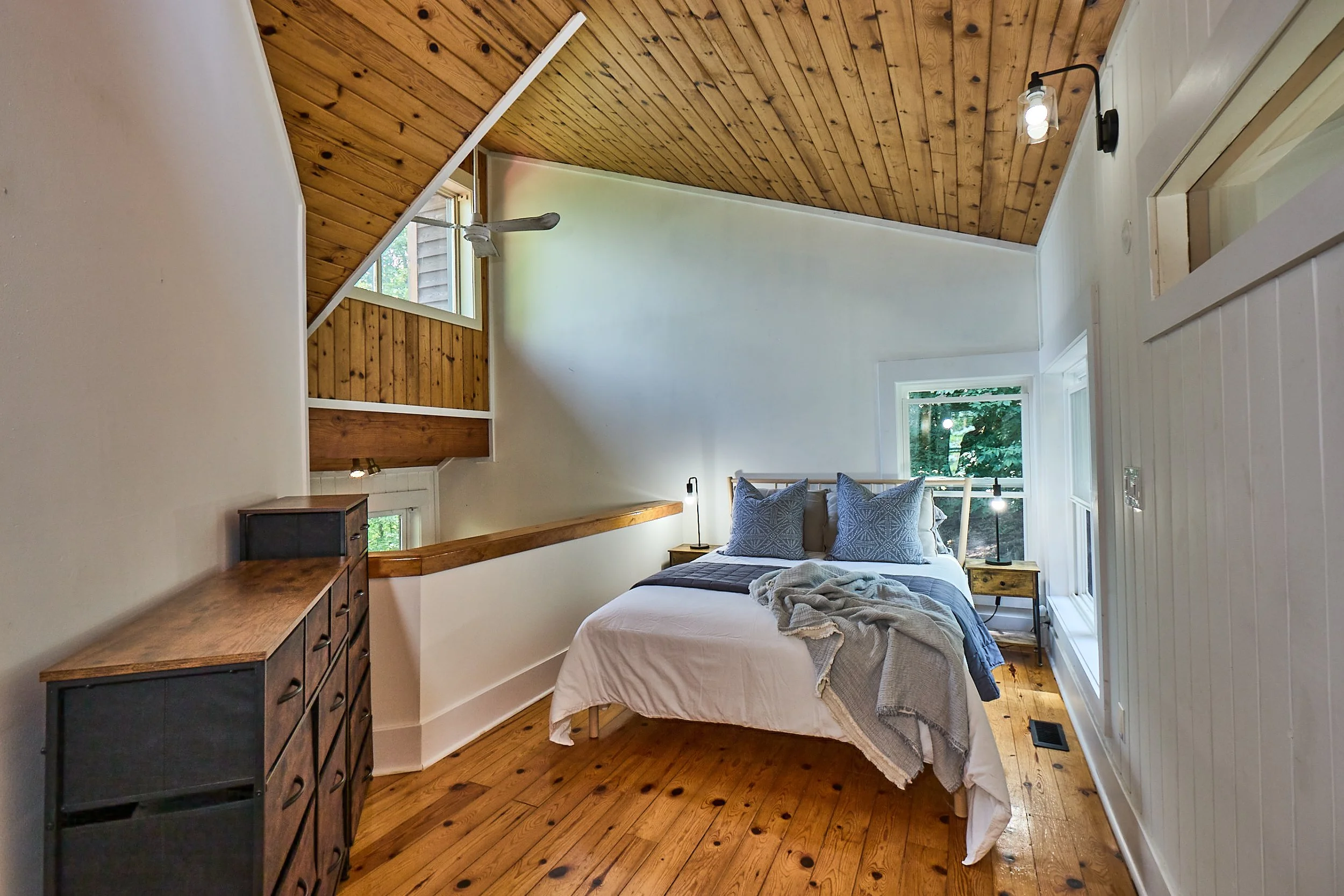 869 N Mary Lk Rd-036-08-25.jpg