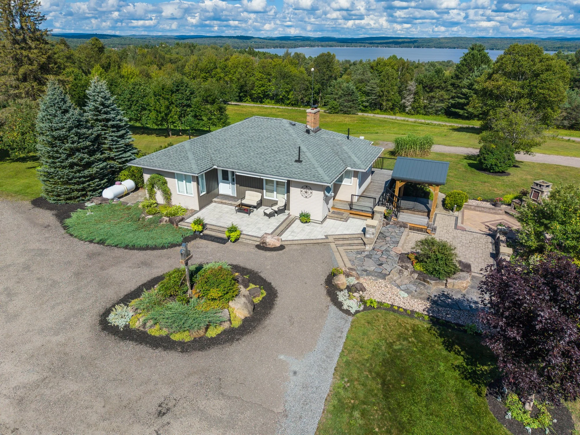 151 Sunny Ridge Road, Sundridge, $749,900.00
