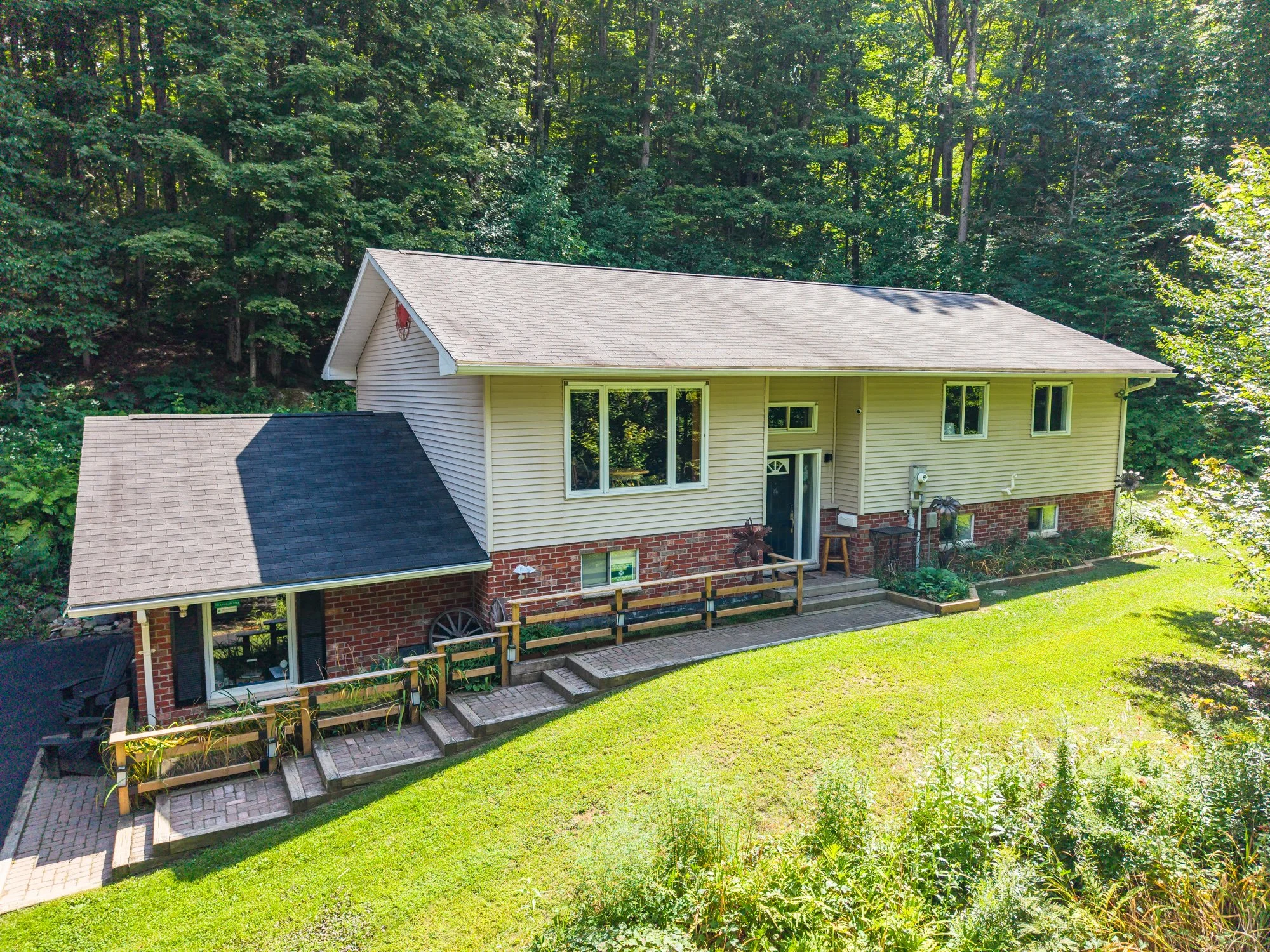 935 Aspdin Road, Huntsville $699,000