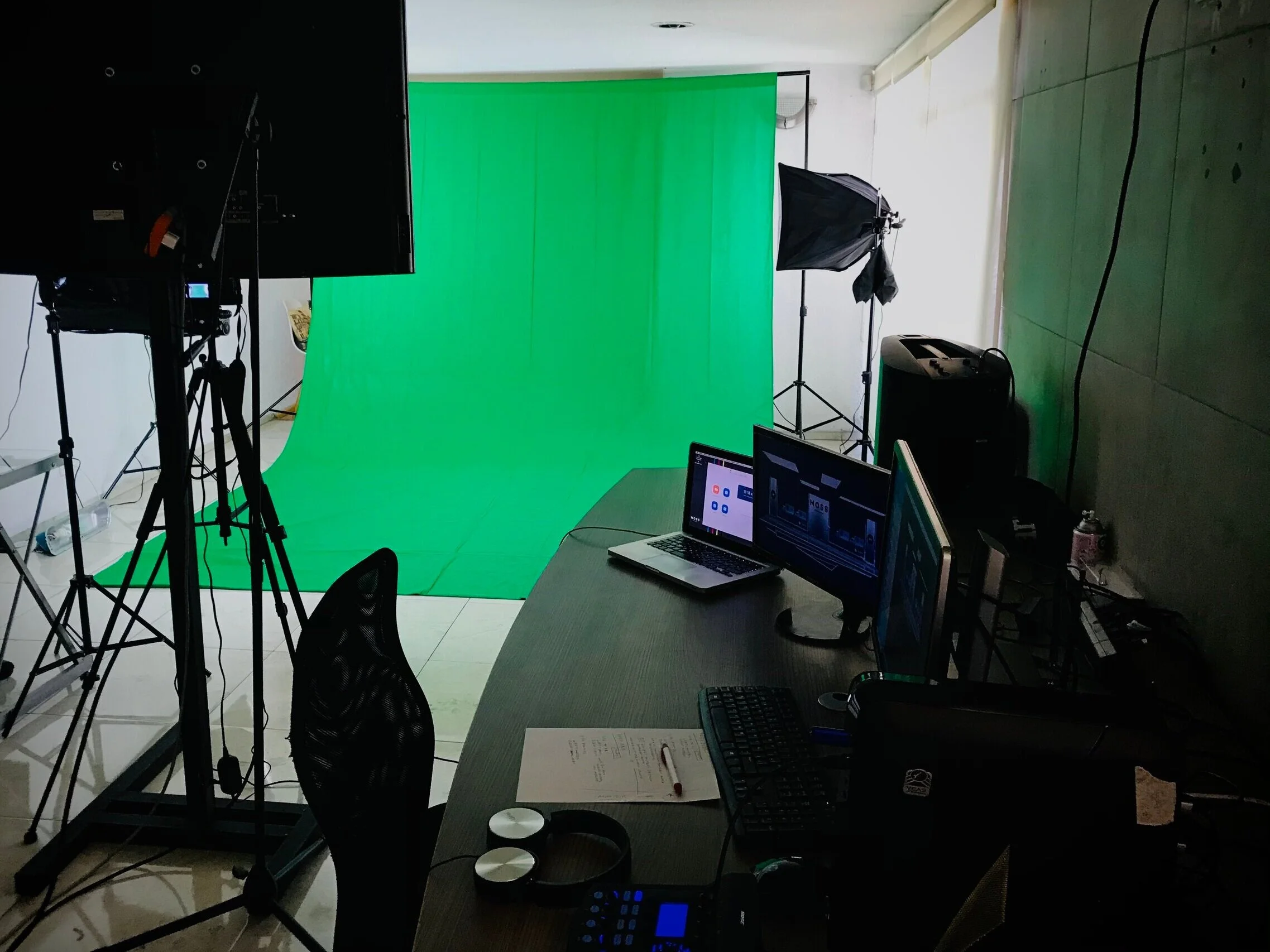 foro_green_screen_moss.jpg