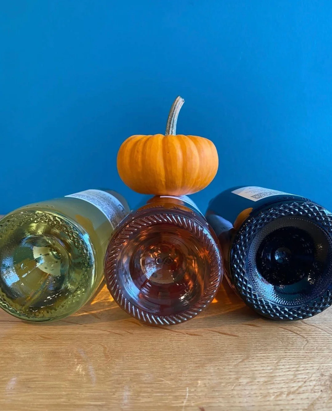 Fall&rsquo;s rolling in and that means cozy nights and even cozier pours 🍷 What&rsquo;s your go-to fall wine?