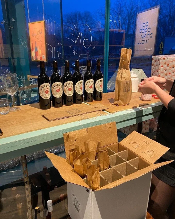 If Santa&rsquo;s workshop had a wine wing, this would be it. 🍷🎁 Bottles, bubbles, and lots of holiday cheer, just how we like it. We're wrapping up bottles for all those wine club holiday gifts. Be sure to sign up by Dec 20 so everyone on your nice