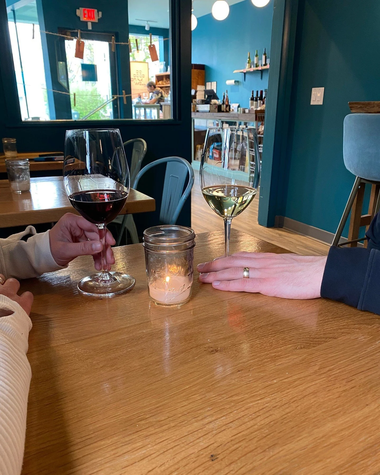 Something about this season makes date night feel extra warm and dreamy. Maybe it&rsquo;s the chill in the air, maybe it&rsquo;s the wine&hellip; just saying. 😉