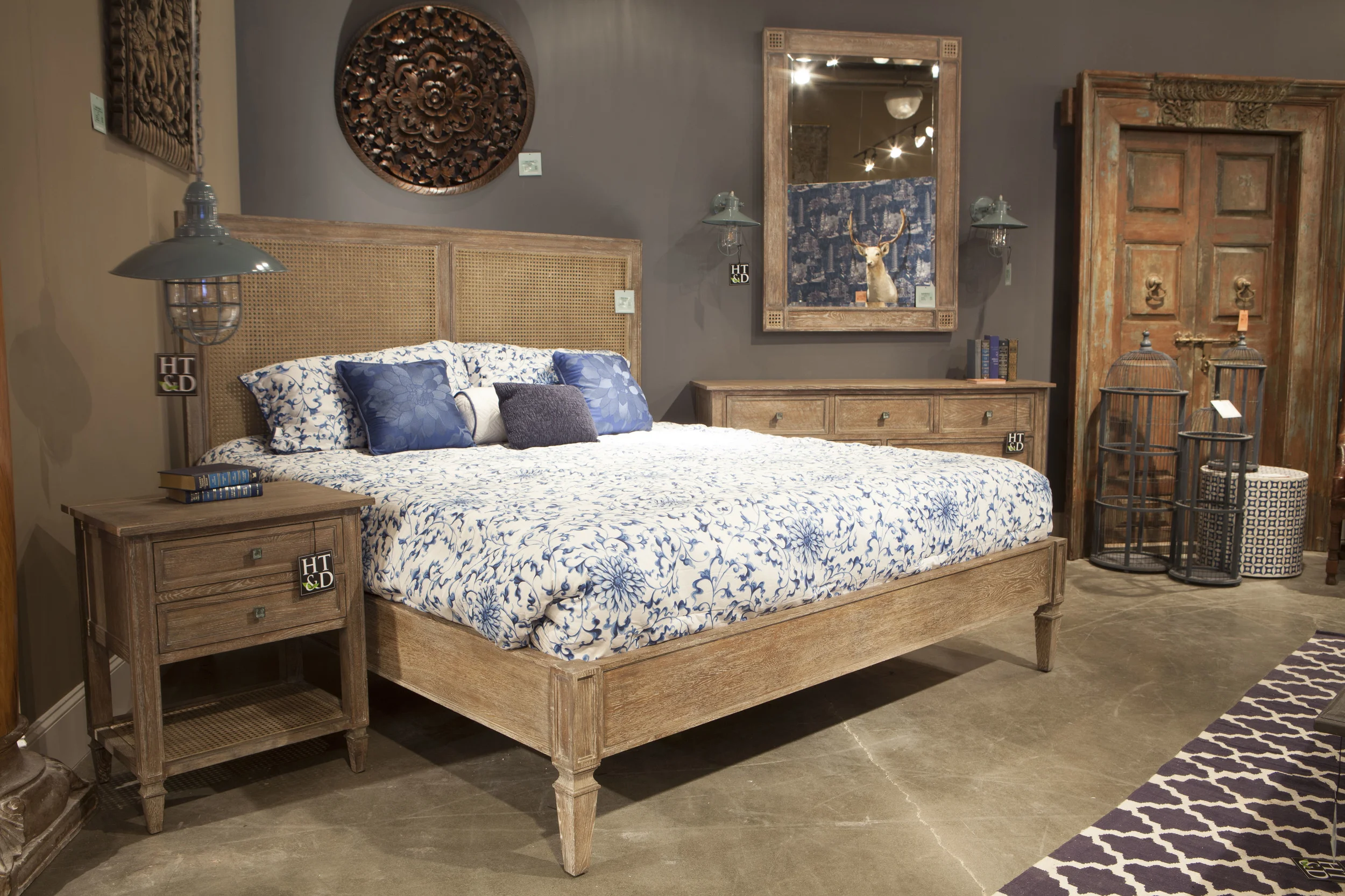 April2016_showroom_10.jpg