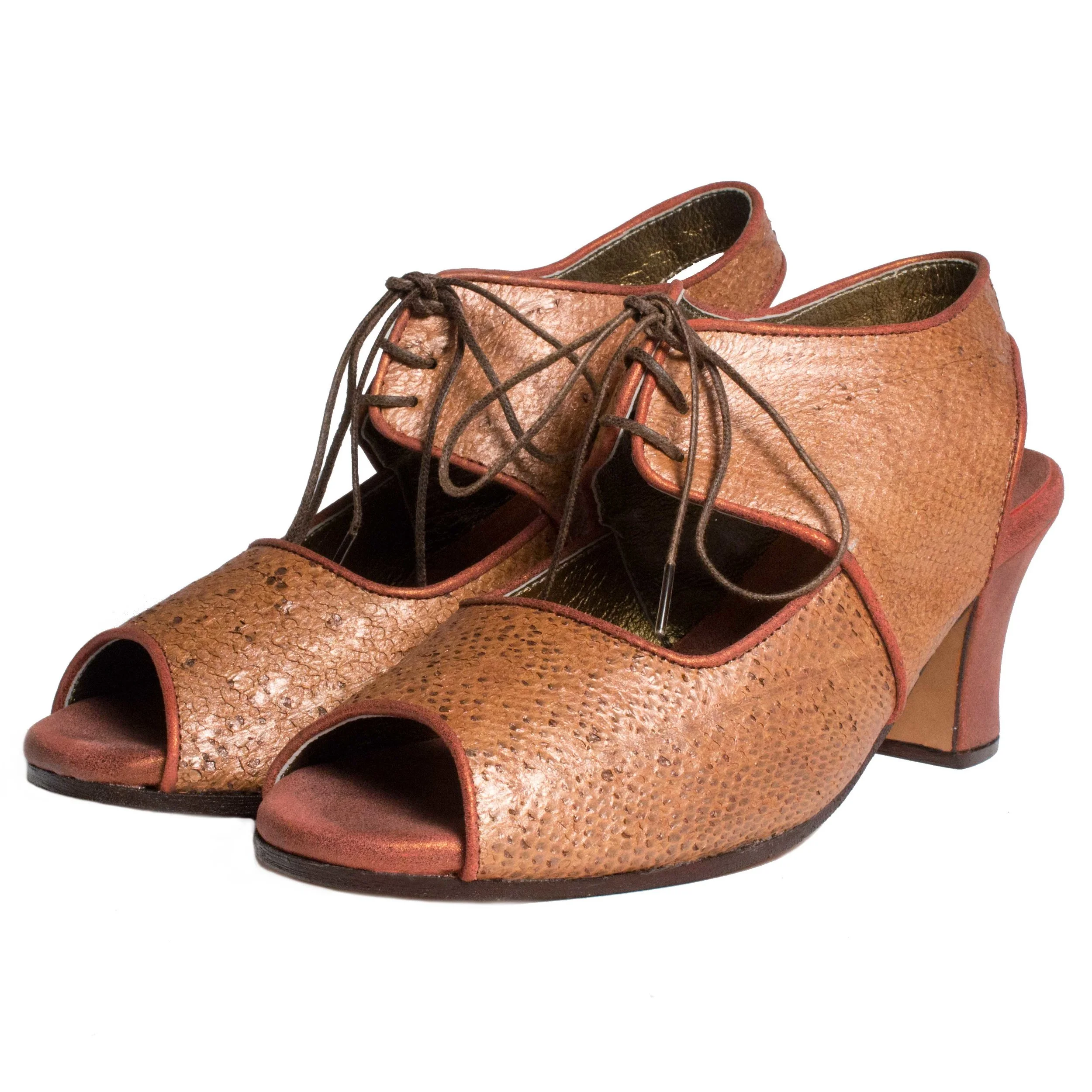 open_toe_lac_up_cinnamon_crop_web.jpg