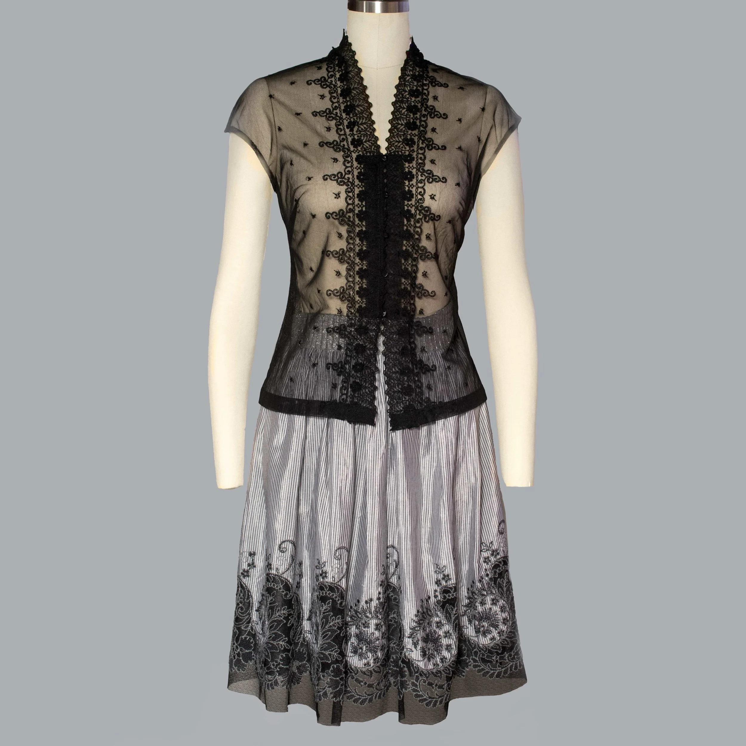 Gathered_skirt)grey_stripe_tulle_web.jpg