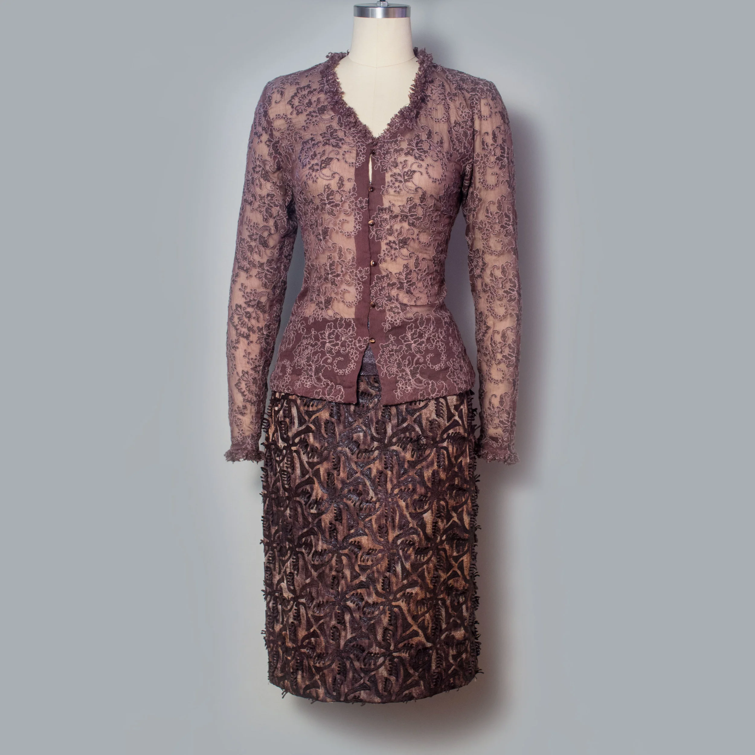 Lasercut_ruffle_brown.jpg