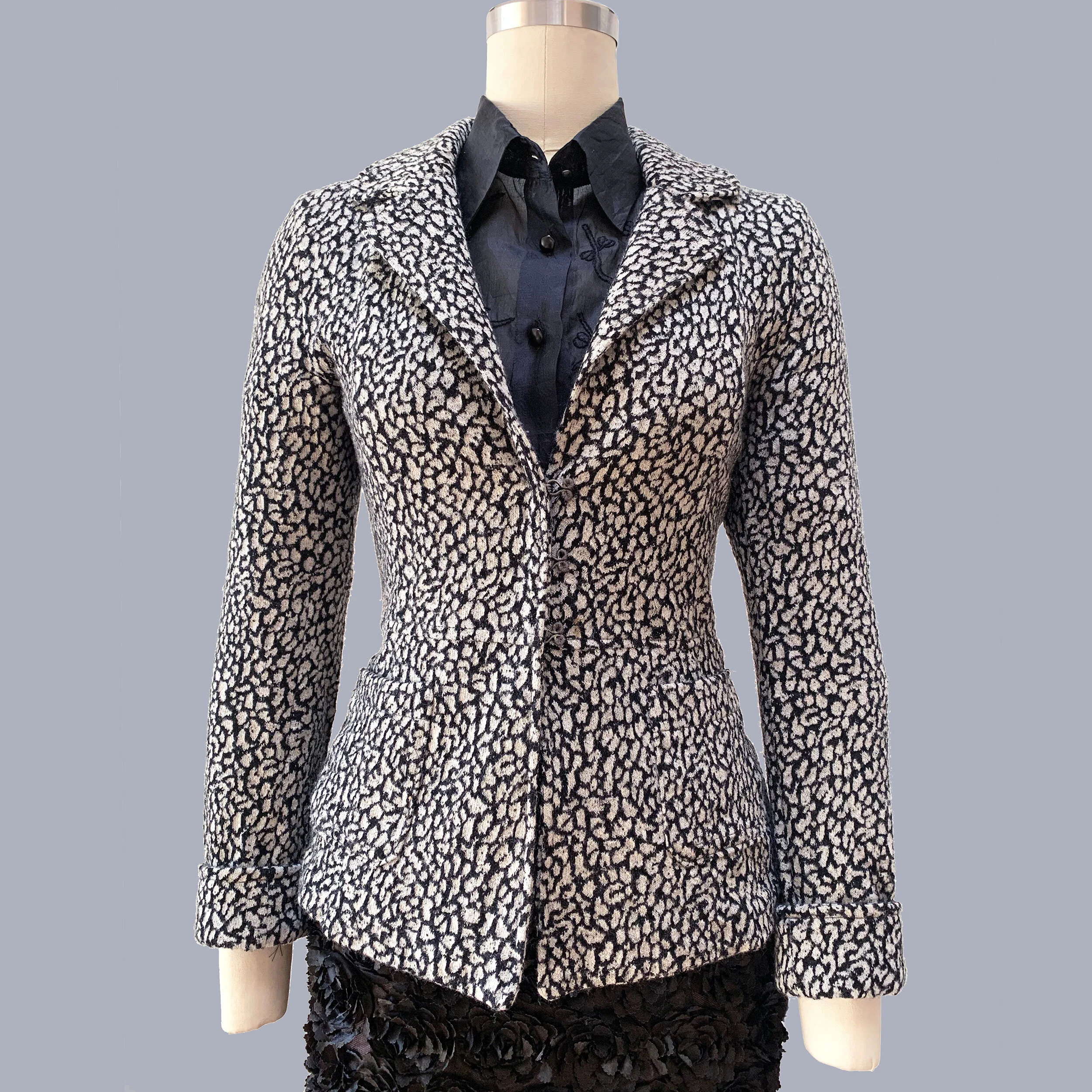 Black_white_coat_web.jpg