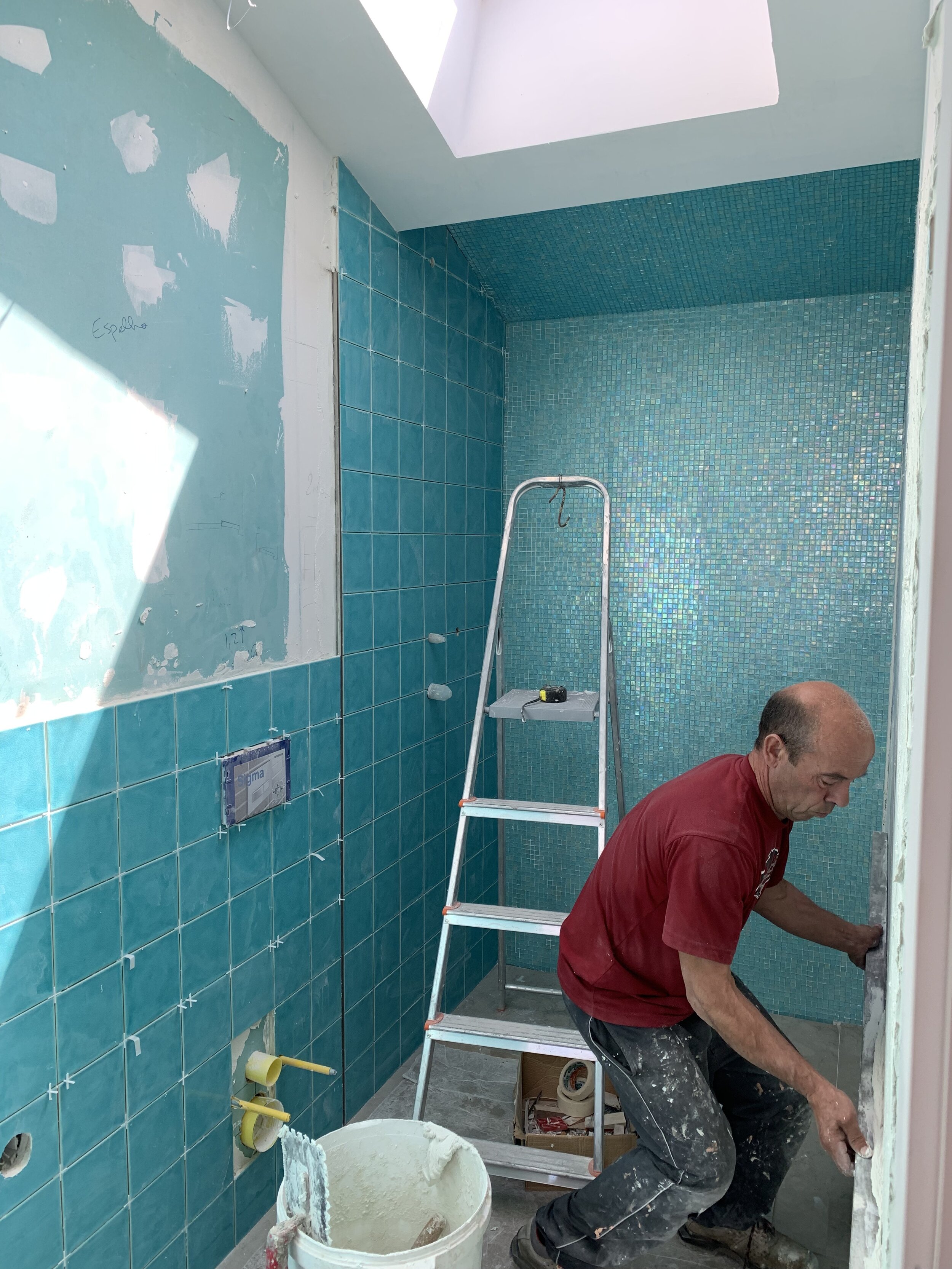 Tiling bathroom of bathroom G