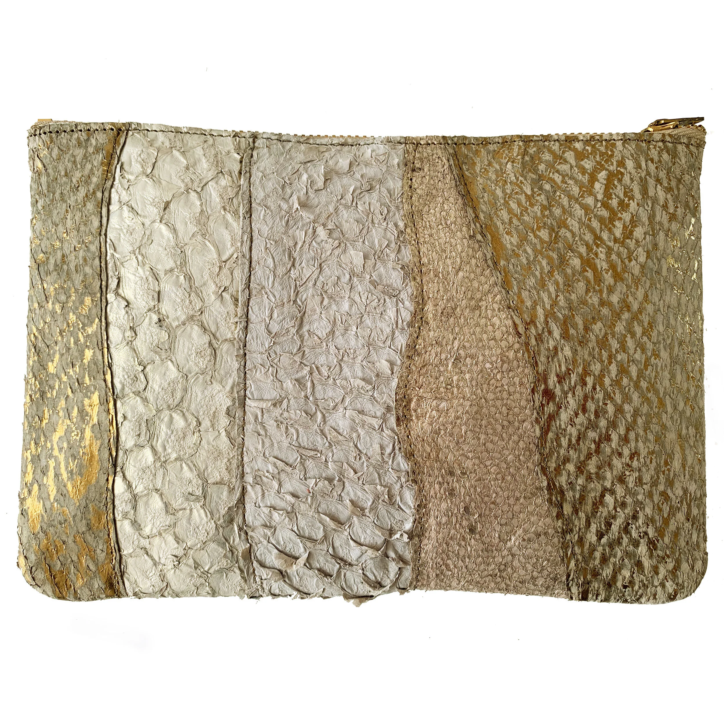 nr.-3_2020_7539_gold_pouch_back_web.jpg