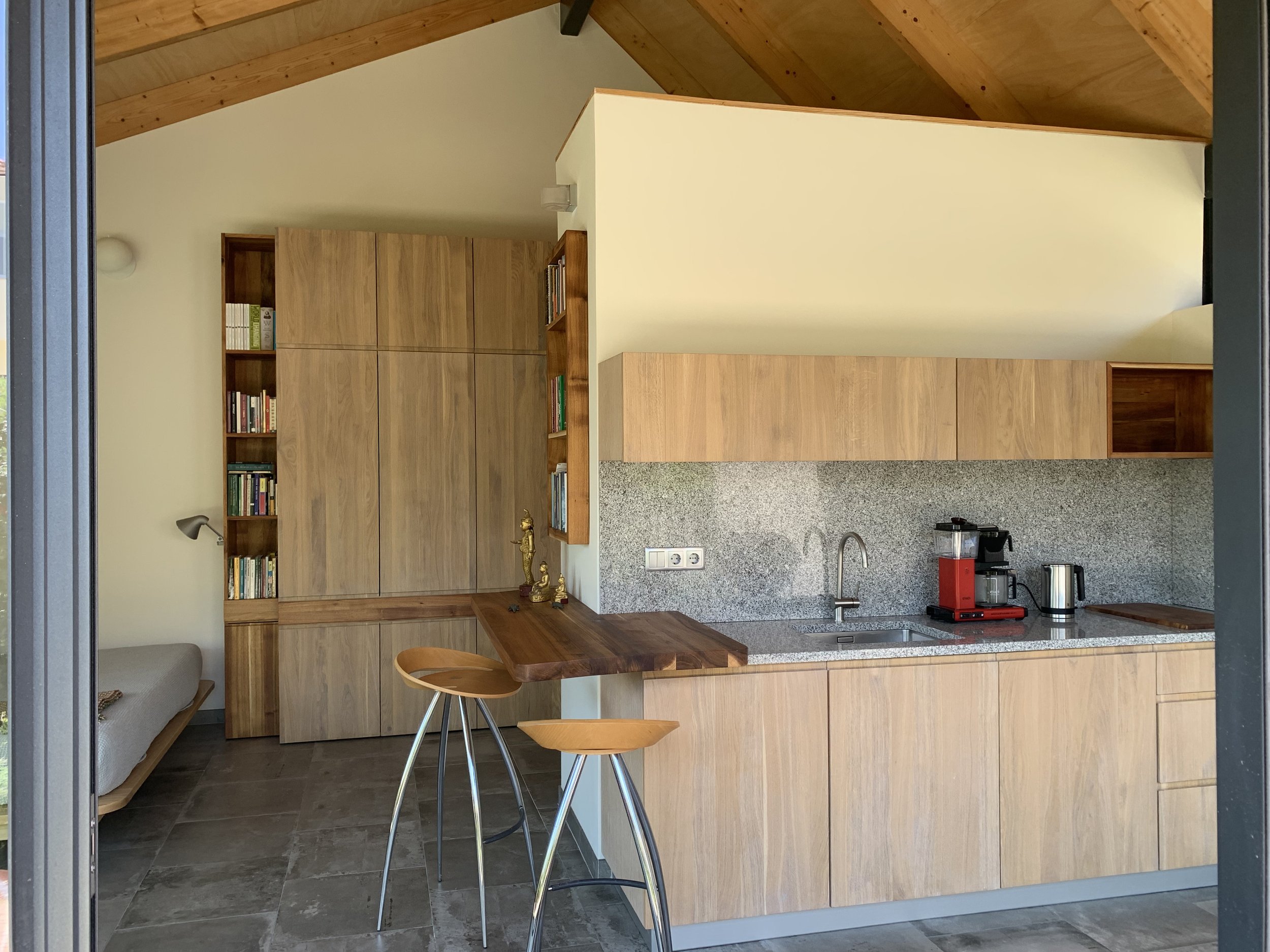  Kitchen area of apartment H 