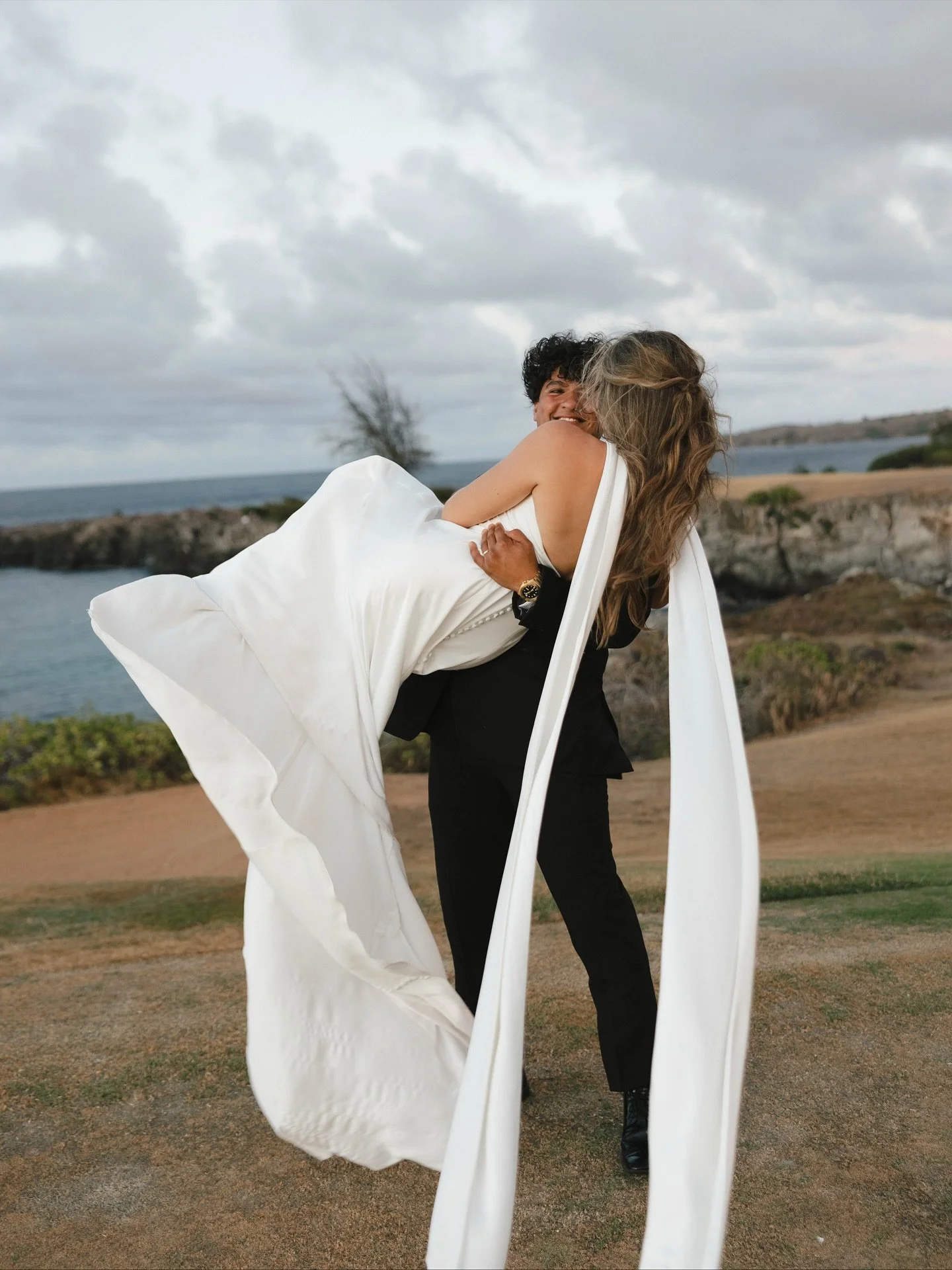 Ocean swims, breathtaking sunsets, Robyn &amp; Zab&rsquo;s wedding week and weekend was beautiful in every way. They sure know how to host and make their guests feel taken care of and loved. It was such a blessing to be a part of, aloha🌴🥥🐚🤎