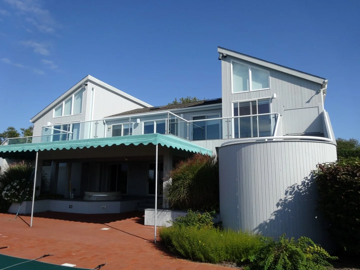 20.06   studios   mnt.JPG