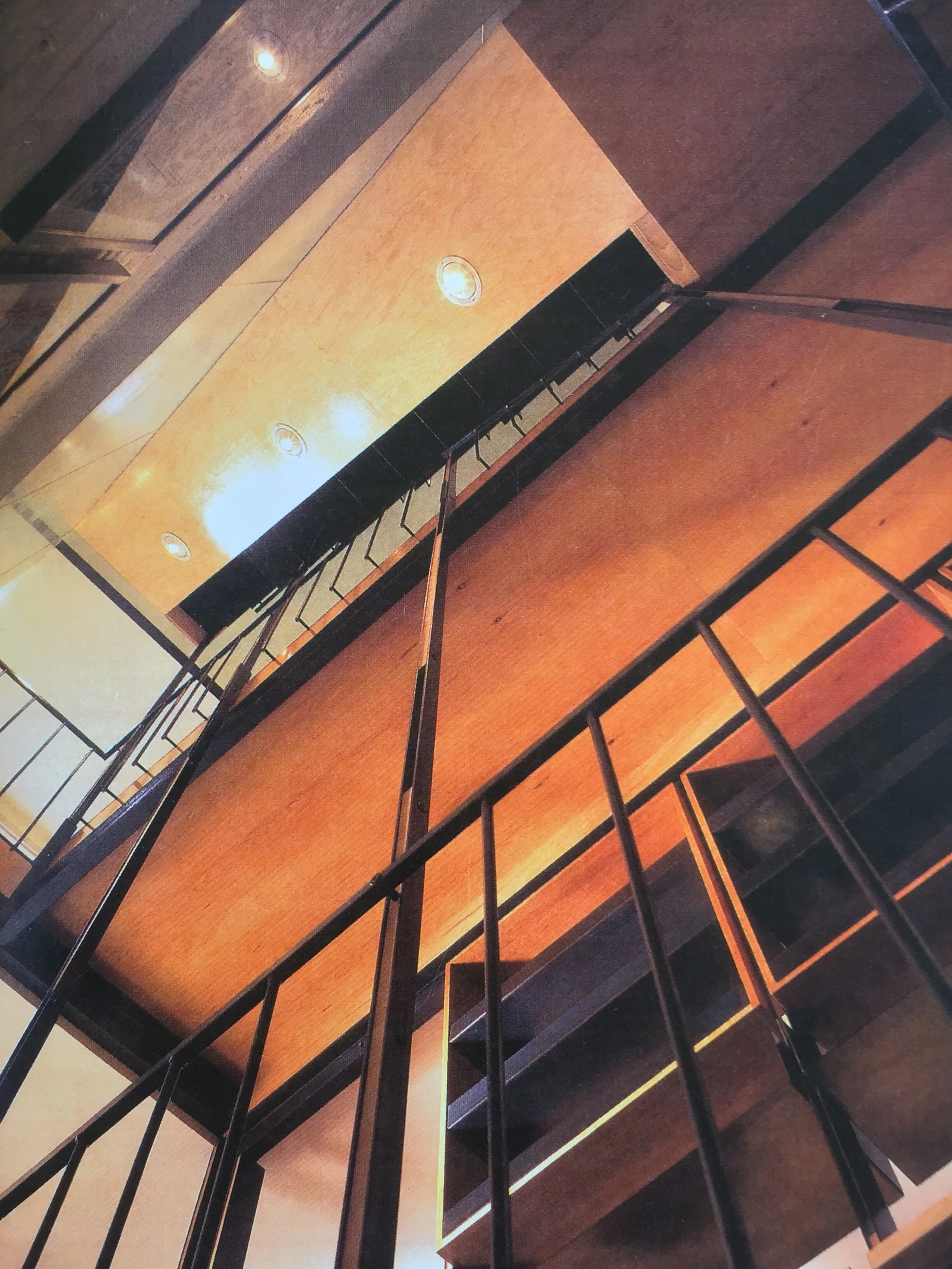 H04   16   urbnintv   wtr.JPG