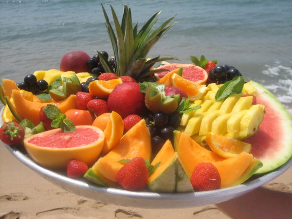 fresh_fruit_platter_at_plage_lannex_private_beach_club_and_beach_restaurant_in_cannes_south_of_france.jpg