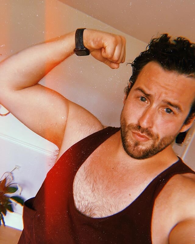Here to vanity ( and quashing the self hatred with caffeine and endorphins), the only reason I was willing to train today.... #moist #vanity #training #flexfriday #pt #coach #fitness #scruff #homo #hosos #gay #datfarmerstan #arms #exercise #mentalhea