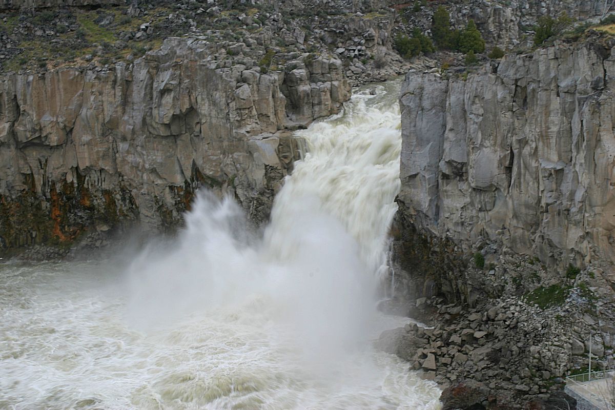 The dramatic Twin Falls waterfall near Twin Falls, Idaho. (Photo by Kevin Lewis)