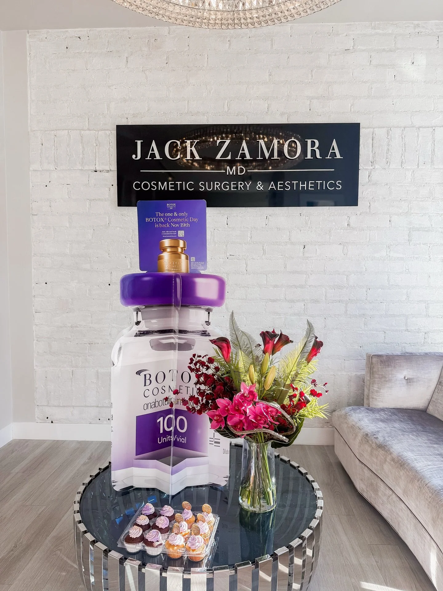 So excited to celebrate Botox Day! 🥳 Don&rsquo;t miss this chance to grab your $50 Botox Gift Card and get another $50 Botox Gift Card free!
✨ Online only through Alle 
⬆️ Link to buy in our stories or visit alle.com/botoxcosmeticday
🏃&zwj;♀️Hurry&