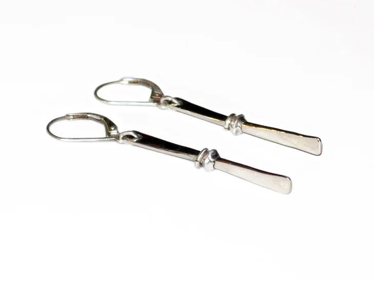 med silver bar earring .jpg