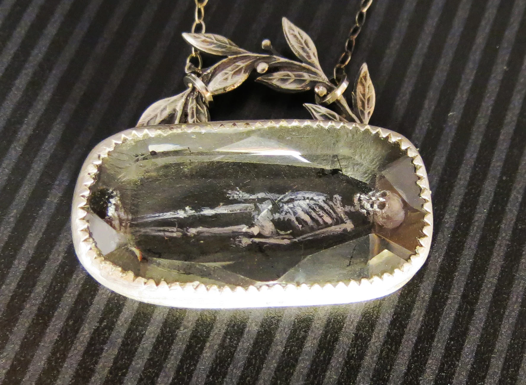 skelly necklace one.jpg