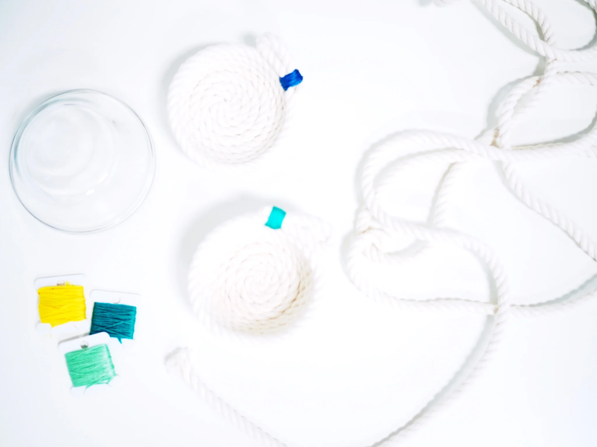 Learn how to make a simple DIY ring dish out of rope
