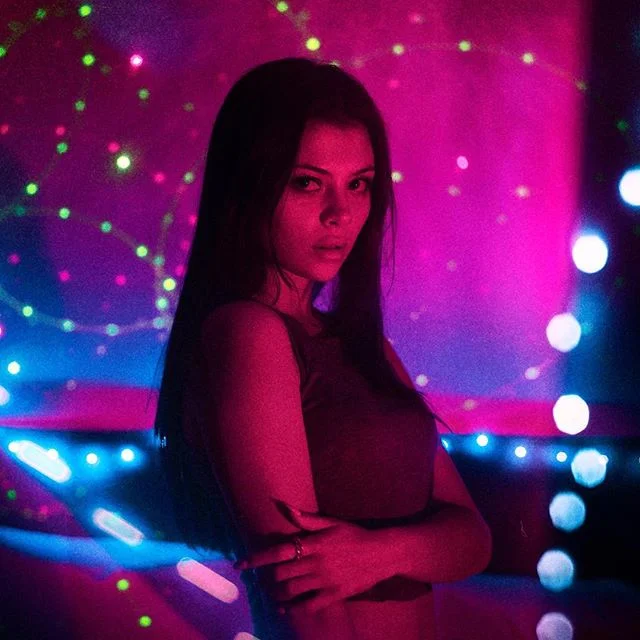 i&rsquo;m gonna drop the best song i&rsquo;ve ever made in a week. guess the name and i&rsquo;ll facetime you and play it. hint: 💡