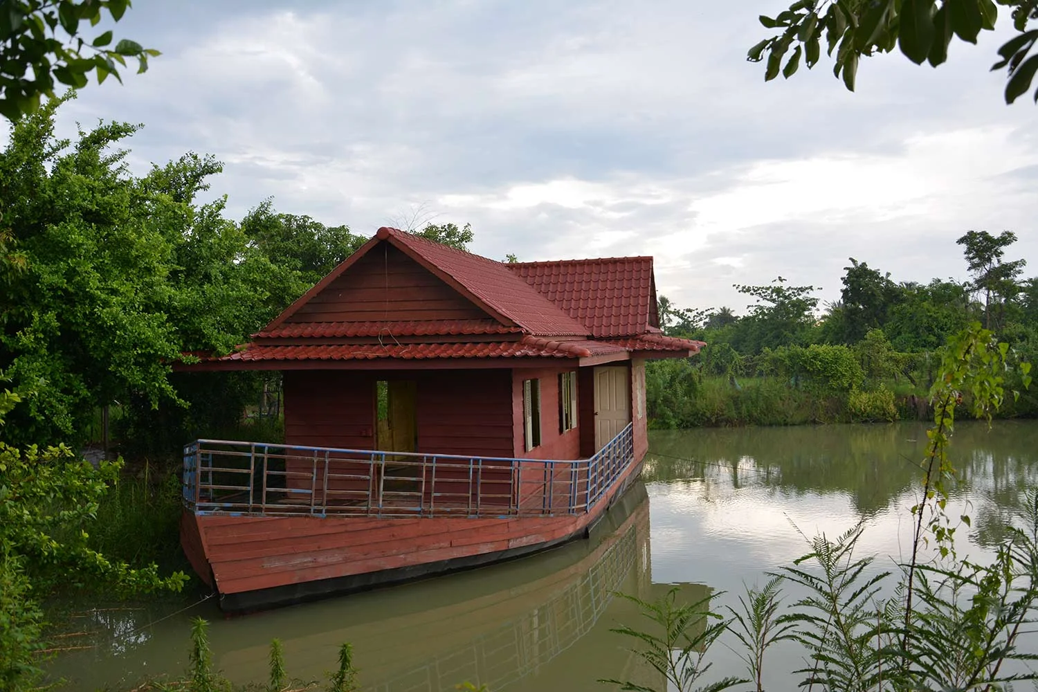 Touch a Life</h3>"Selah" Floating Art Center