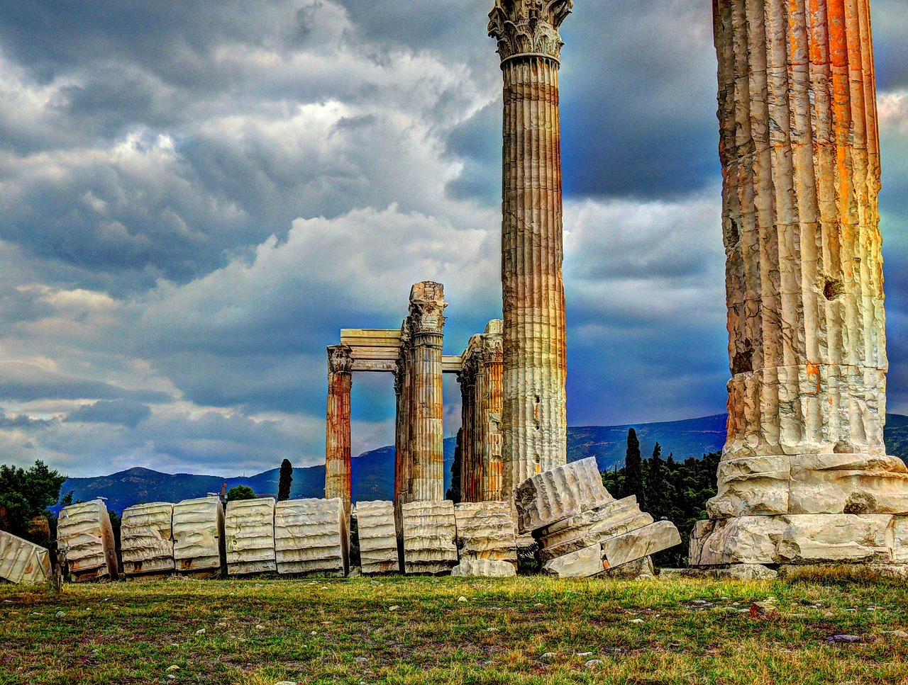 Picture of Temple of Olympian Zeus ruins in Athens