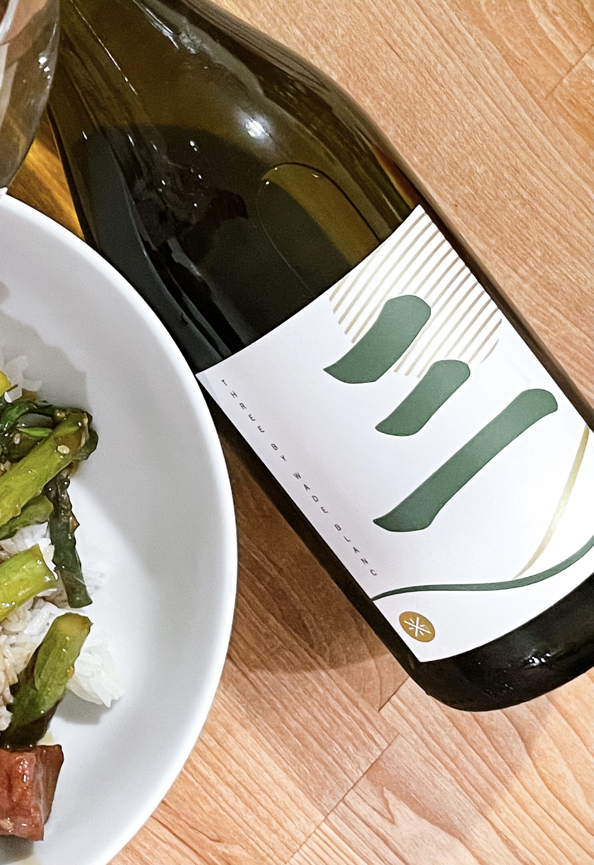 Three by D Wade 2019 Blanc