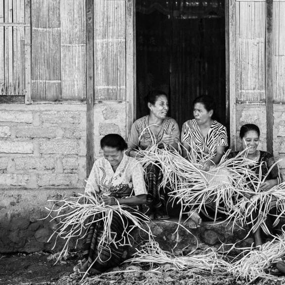 DuAnyam+womens+artisan+weaving+co-operative.jpg