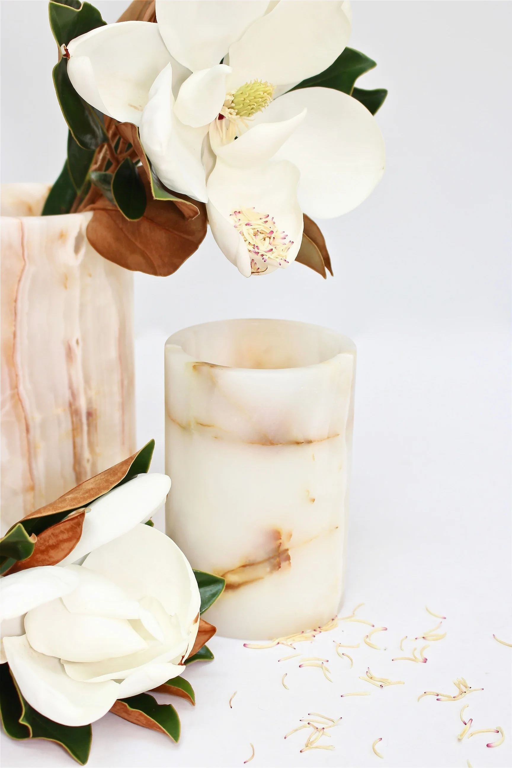 Onyx-container-vase-candle