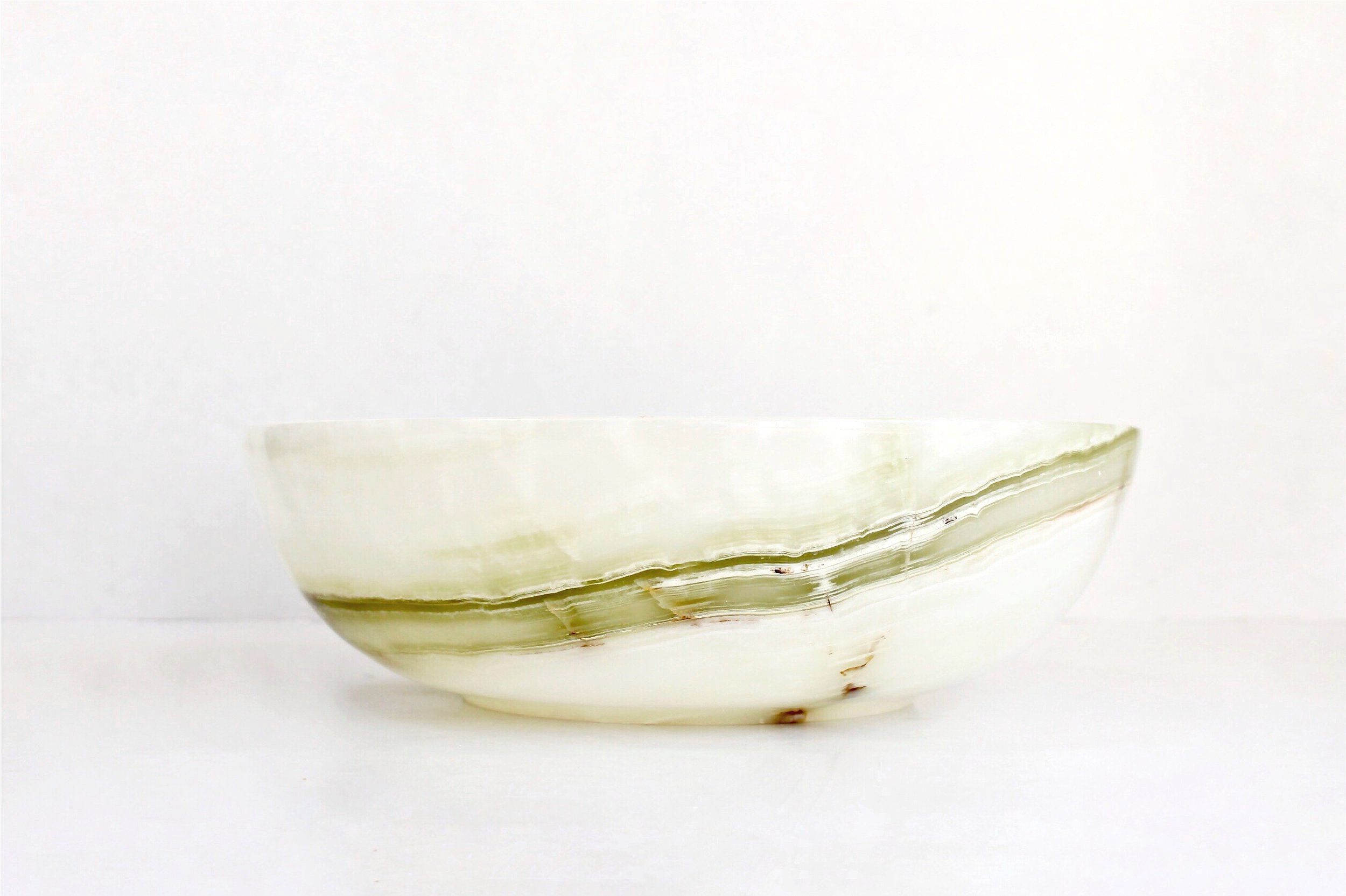 Onyx-bowl-fruit-decor-large-side.jpg