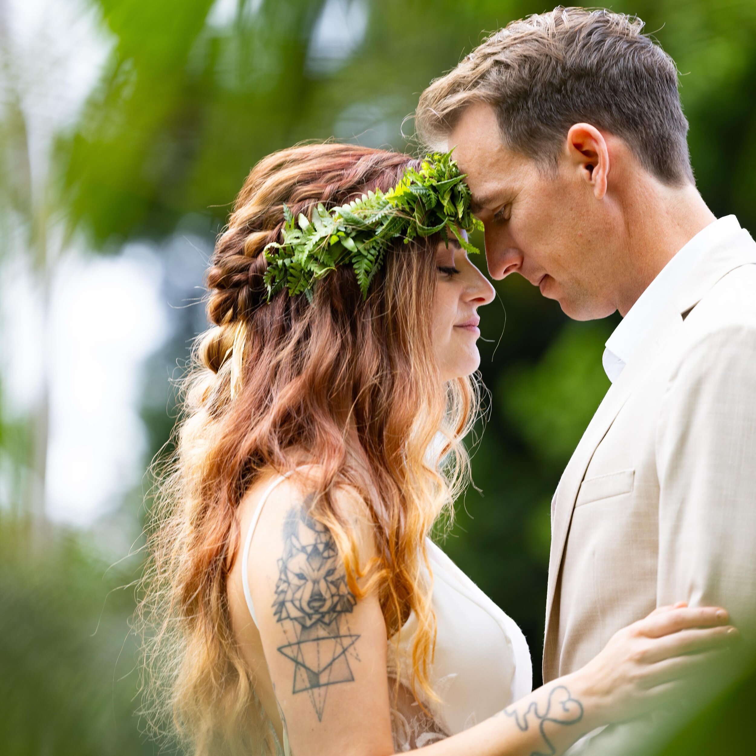 Our lovely couple from Hawaii got married at Kikaua Point Beach and had their reception at Waiopai Gardens. Photography by Toobiah Hoogs. Planning and Cinematography by Beach Glass Weddings.
#beachwedding #hawaiiwedding #hawaiiweddingplanner -#destin