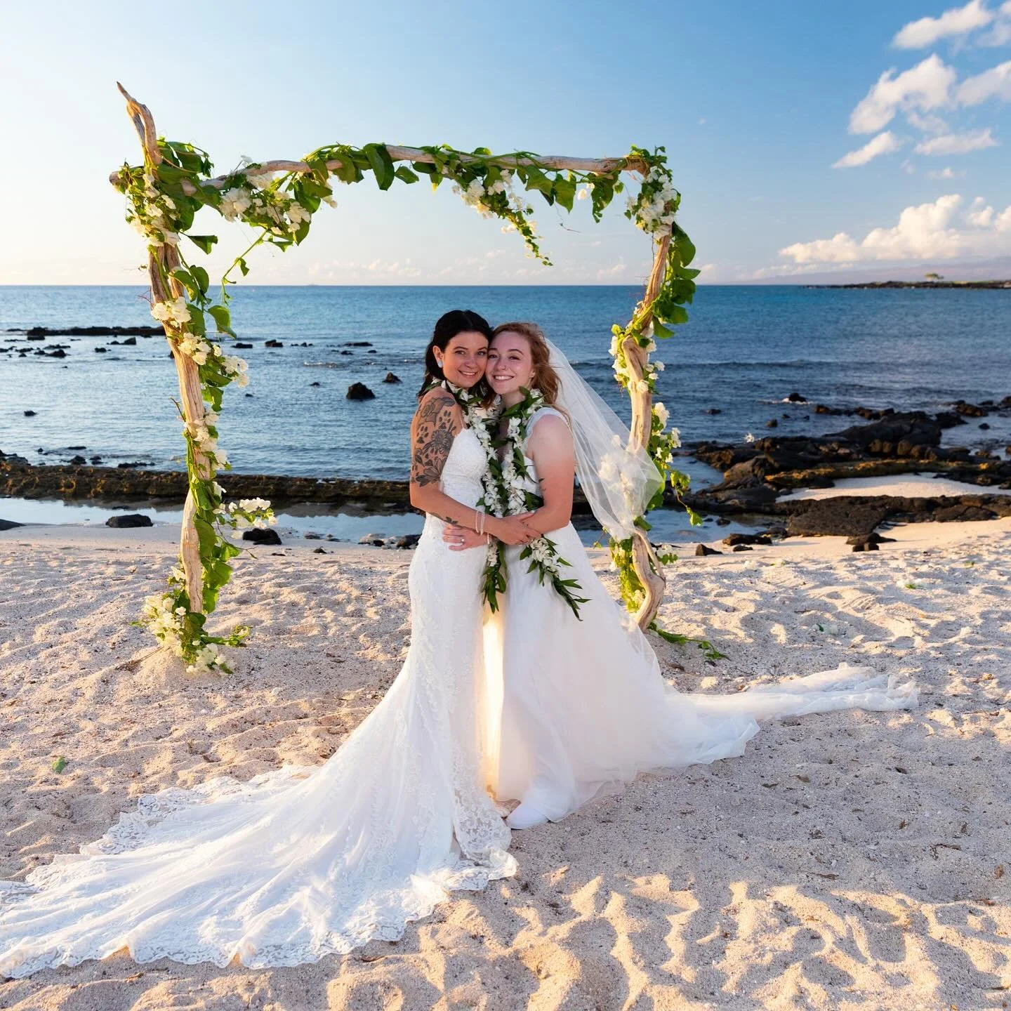 ✨ Framing Your &ldquo;I Do&rdquo; in Paradise ✨
Every love story deserves the perfect backdrop. At Beach Glass Weddings, our wedding arches are more than d&eacute;cor &mdash; they&rsquo;re a frame for your most treasured memories. 🌺
🌊 Driftwood Arc