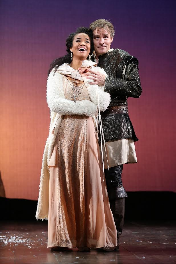 Guenevere (Britney Coleman), Arthur (Robert Sean Leonard) (photo: Carol Rosegg)