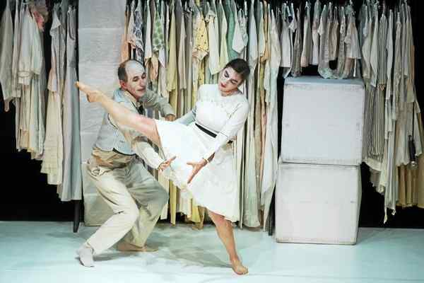 Zvi Fishzon, Ella Rothschild in Goldfish