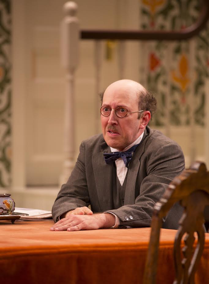 Steve Routman as Cohen in The Underpants (photo: T. Charles Erickson)