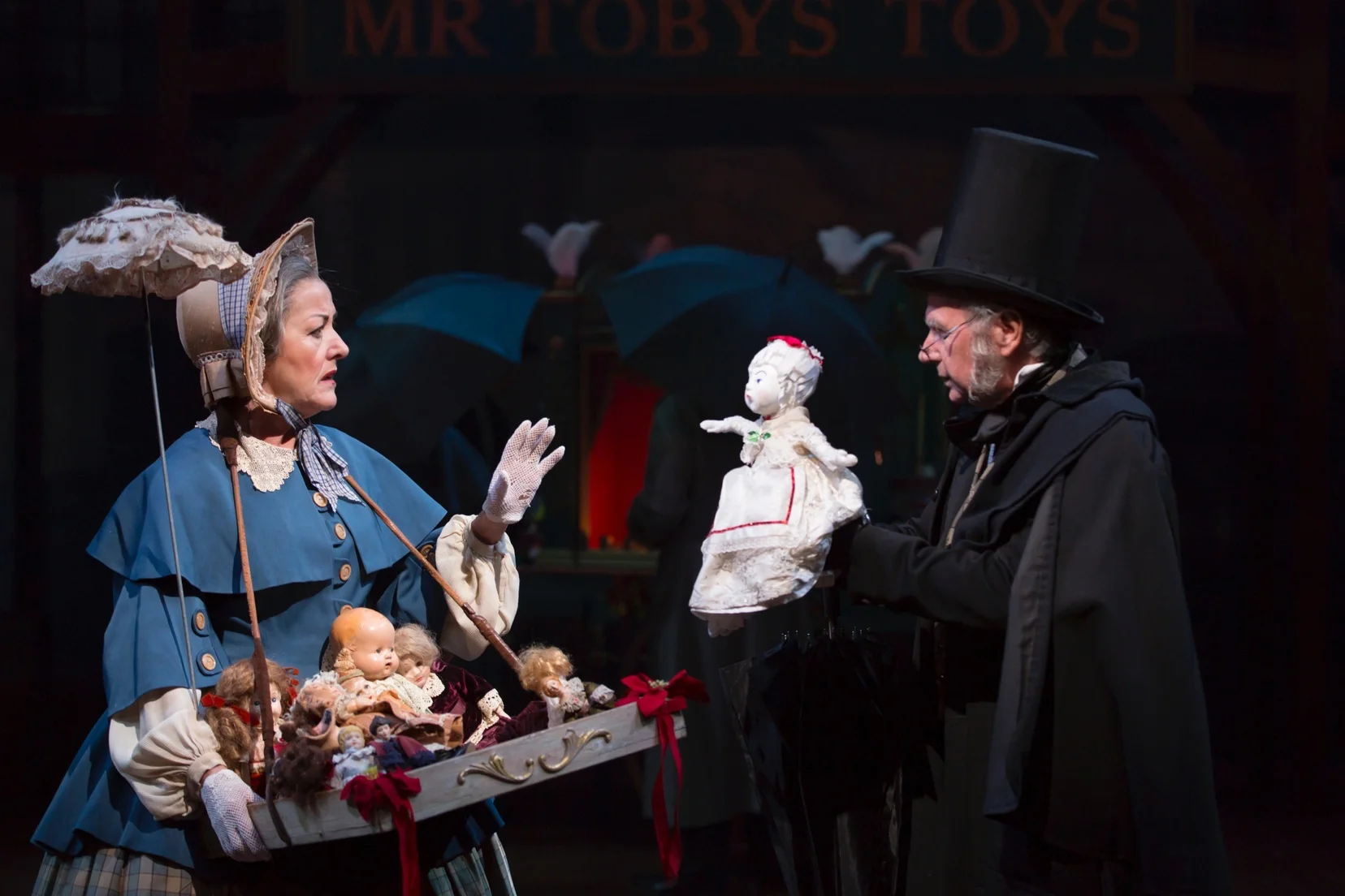 Bettye Pidgeon (Johanna Morrison), Scrooge (Bill Raymond) (photo: T. Charles Erickson)